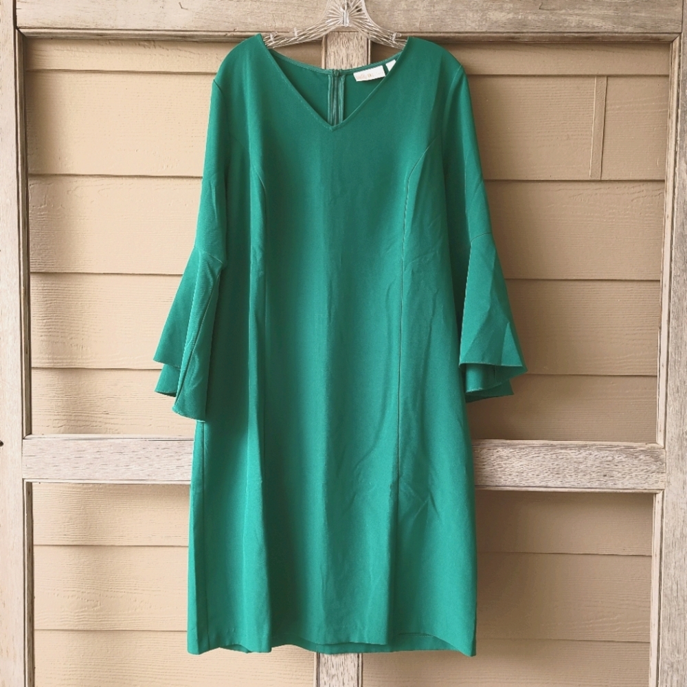 NWOT Belle by Kim Gravel Green Bell Sleeve Dress